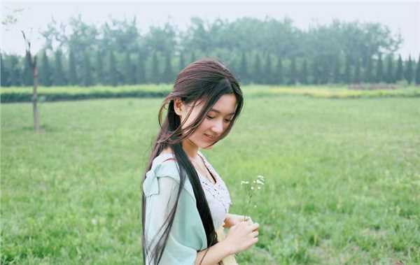 优质清纯女孩绿色田园迷人写照相册
