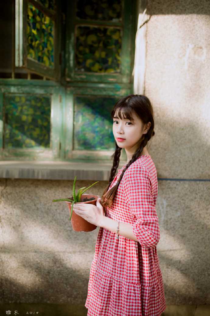 精选清纯校花甜美可人户外照图册