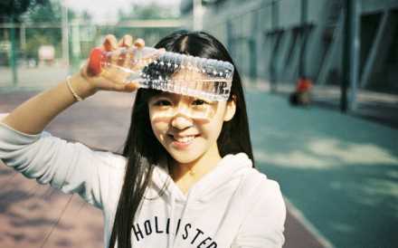 精选清纯美女宋伊人球场高清照图册