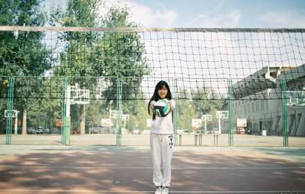 精选清纯美女宋伊人球场高清照图册