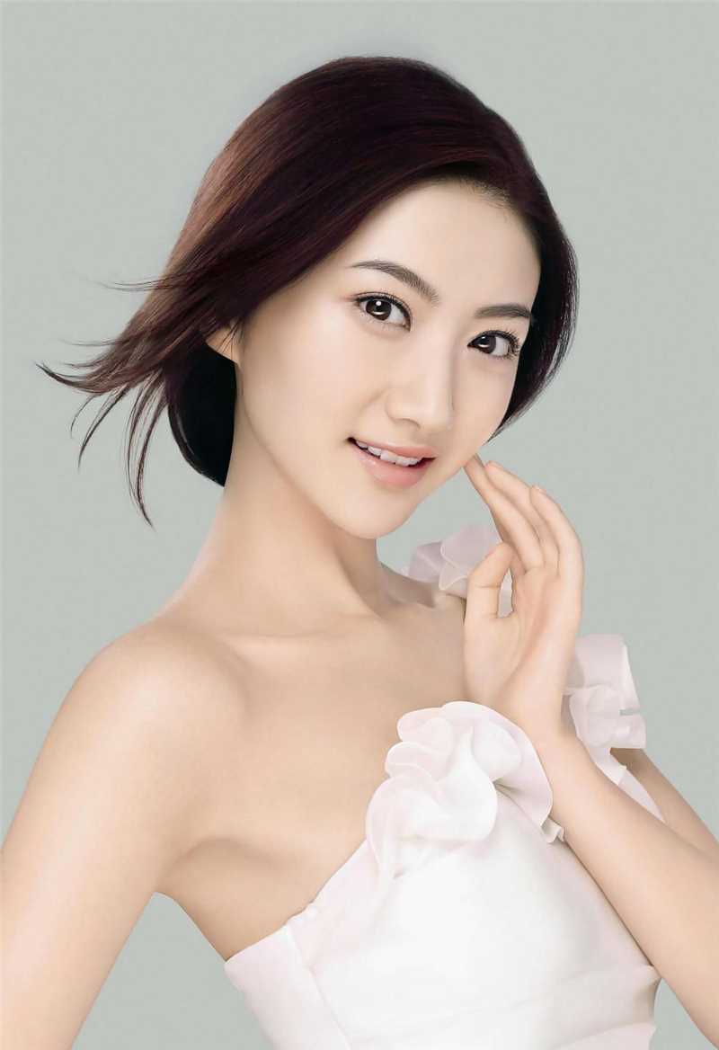 清纯白裙美女室内图