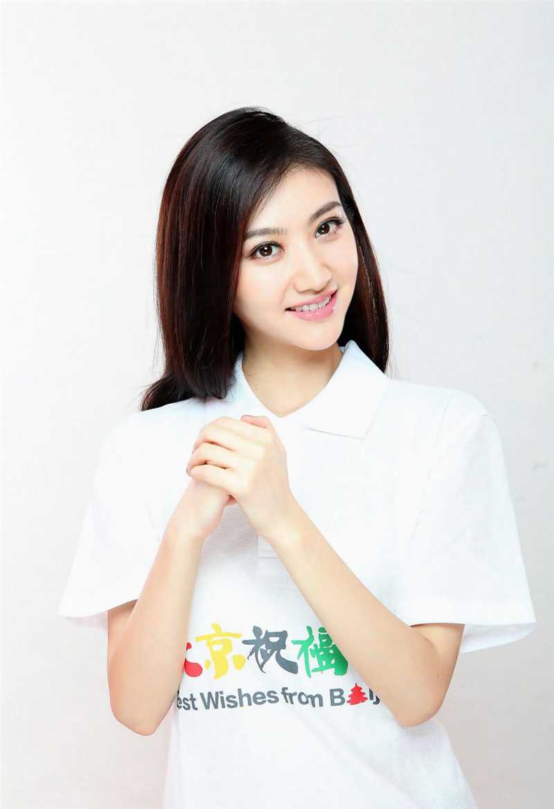 清纯白裙美女室内图