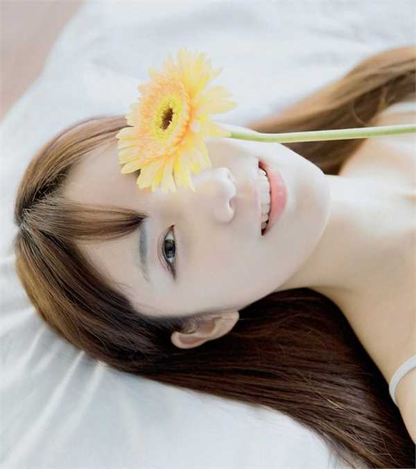 最新清纯可爱萌妹子唯美大图壁纸