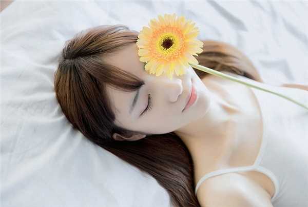 最新清纯可爱萌妹子唯美大图壁纸