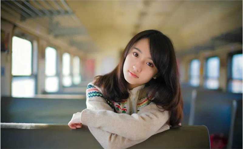 最全火车上邂逅清纯美女图集壁纸