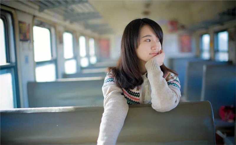 最全火车上邂逅清纯美女图集壁纸