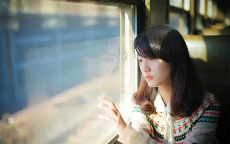 最全火车上邂逅清纯美女图集壁纸