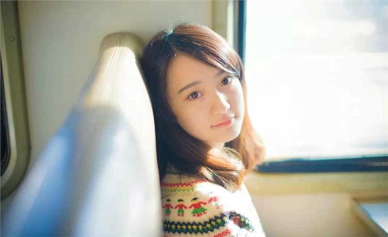 最全火车上邂逅清纯美女图集壁纸