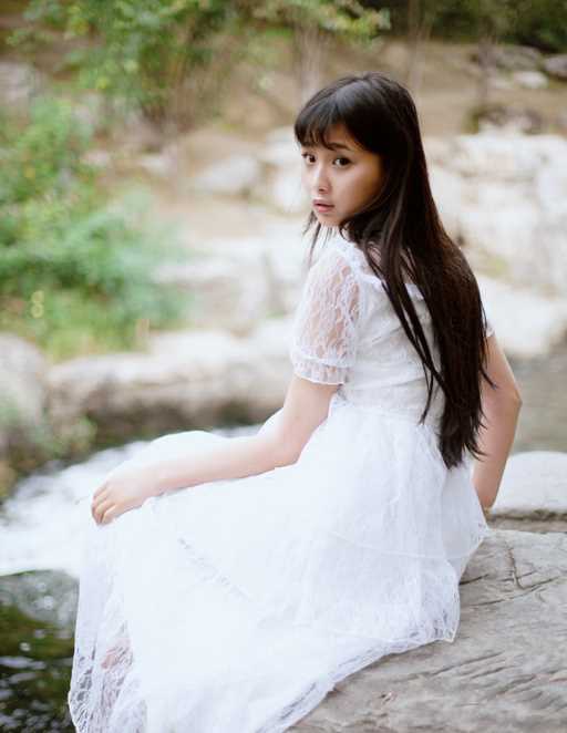 最新清纯白纱美女户外大图壁纸