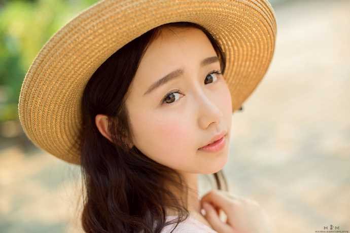 优质清纯重庆美女户外小清新图片图片