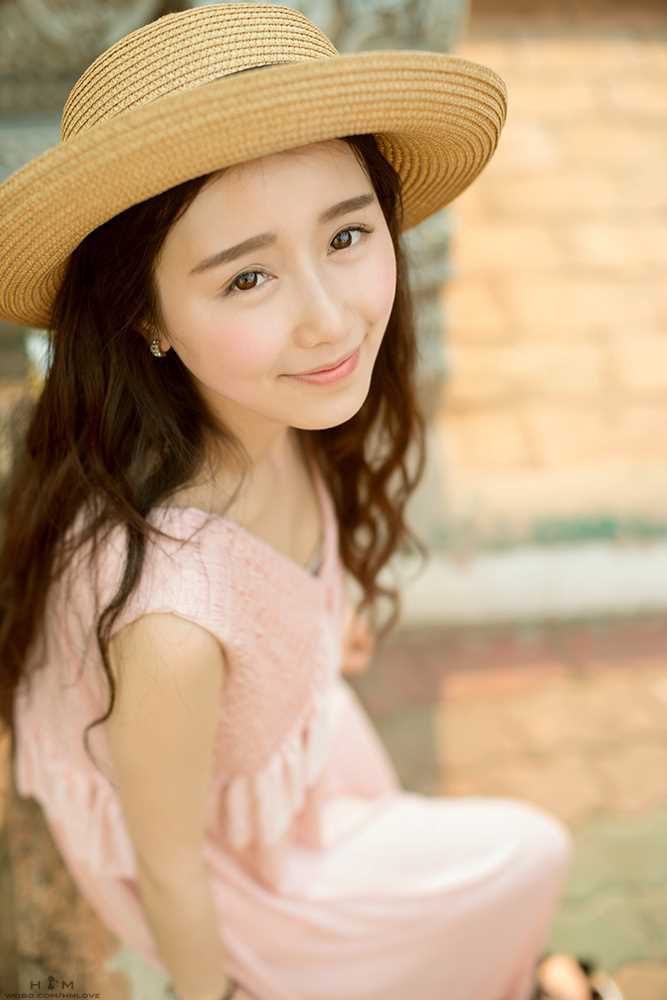 优质清纯重庆美女户外小清新图片图片