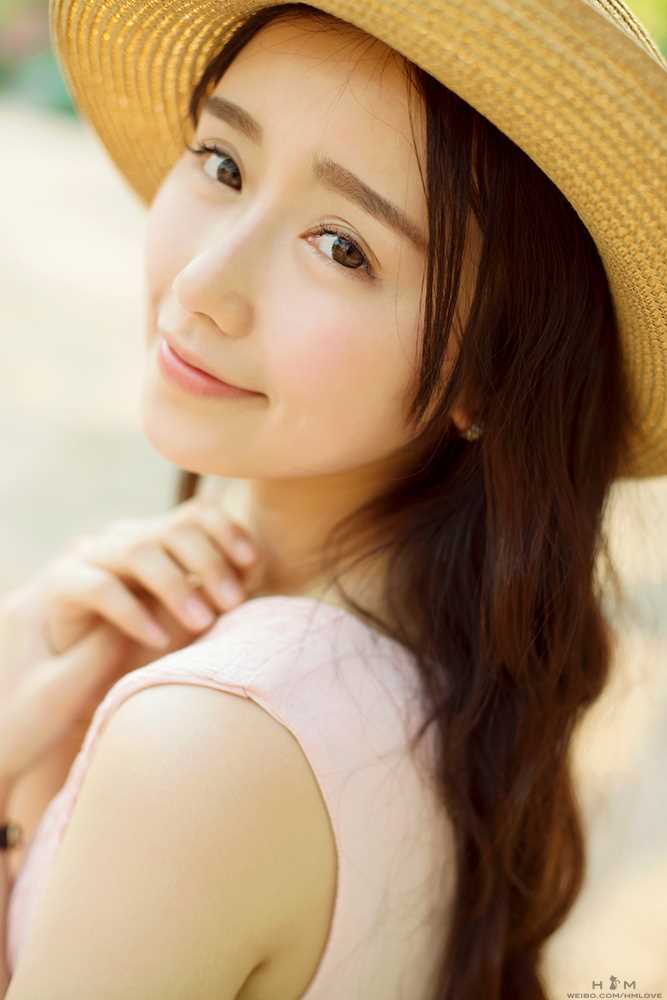 优质清纯重庆美女户外小清新图片图片