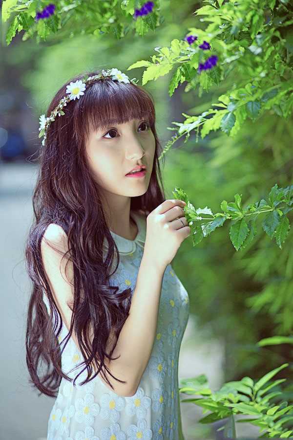 高清清纯短裙美女街拍大片图集