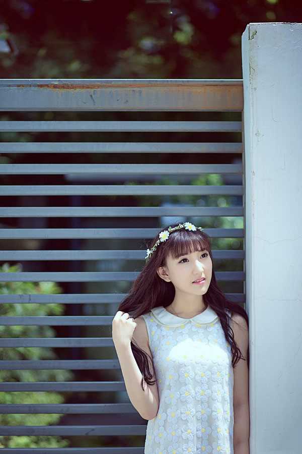 高清清纯短裙美女街拍大片图集