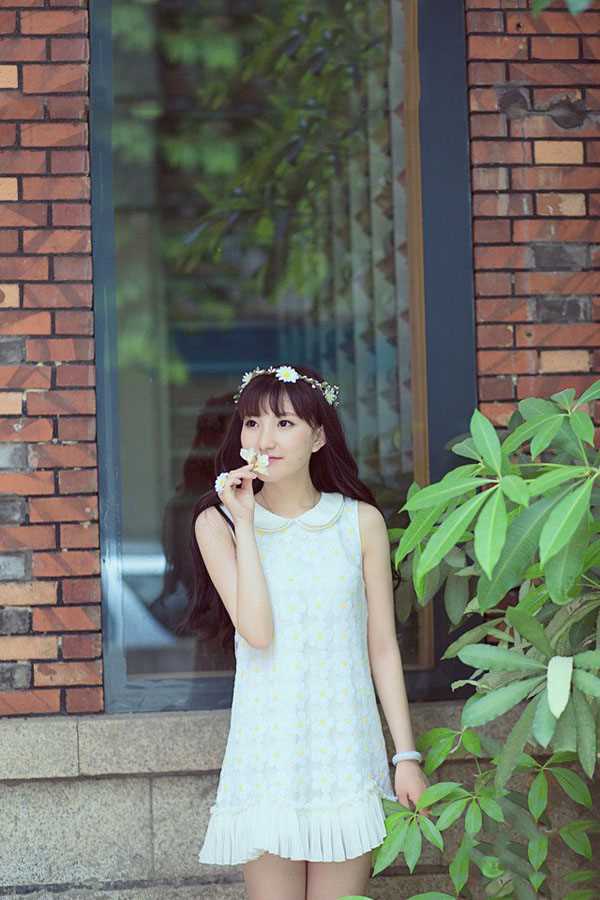 高清清纯短裙美女街拍大片图集