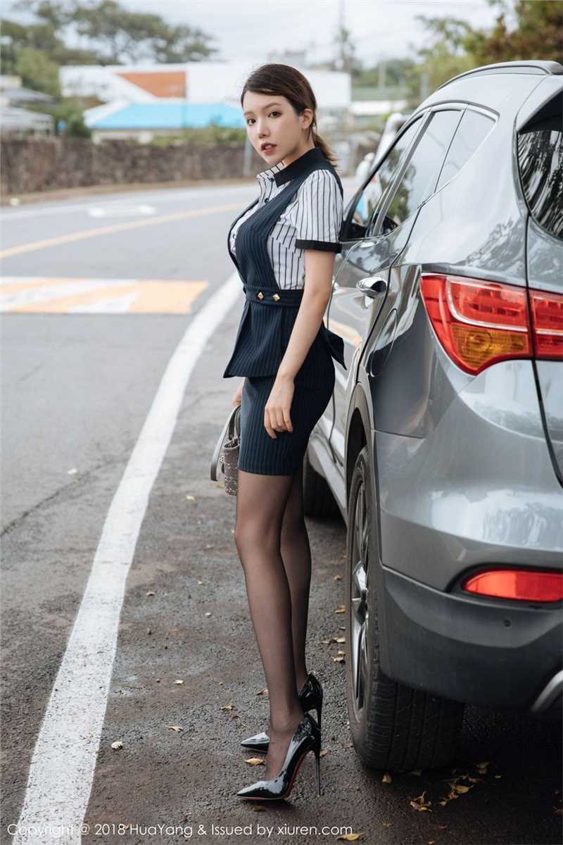 黑丝足女神香车美女超高跟大长腿骚翘臀诱惑