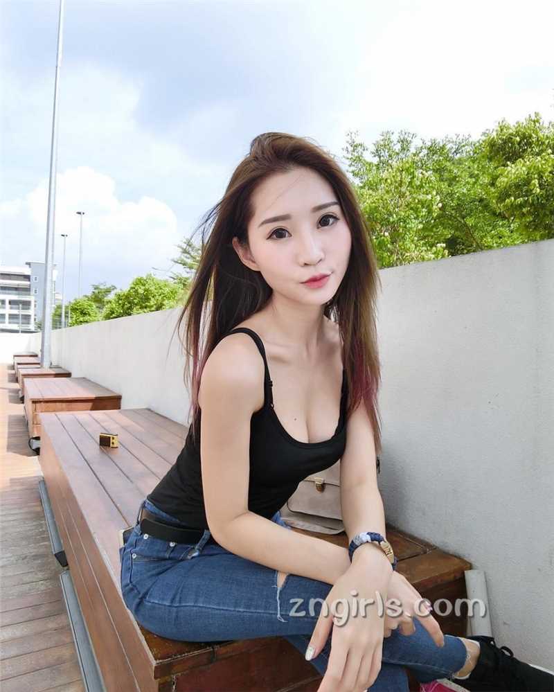 高清美女车模谢丽霜私房秀迷人身材图集