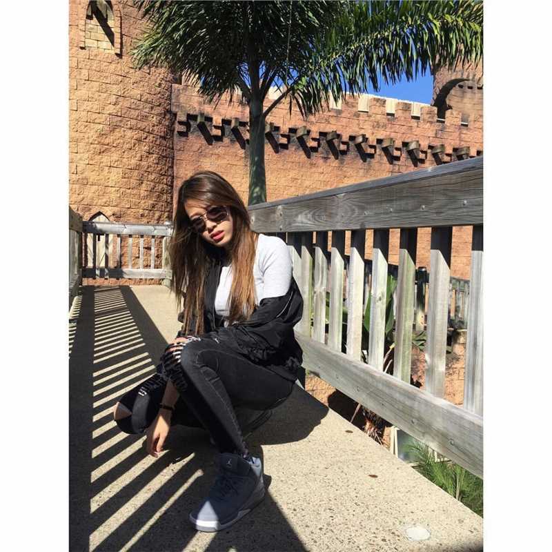 特别专辑美女车模Janice性感照酥胸诱人图片