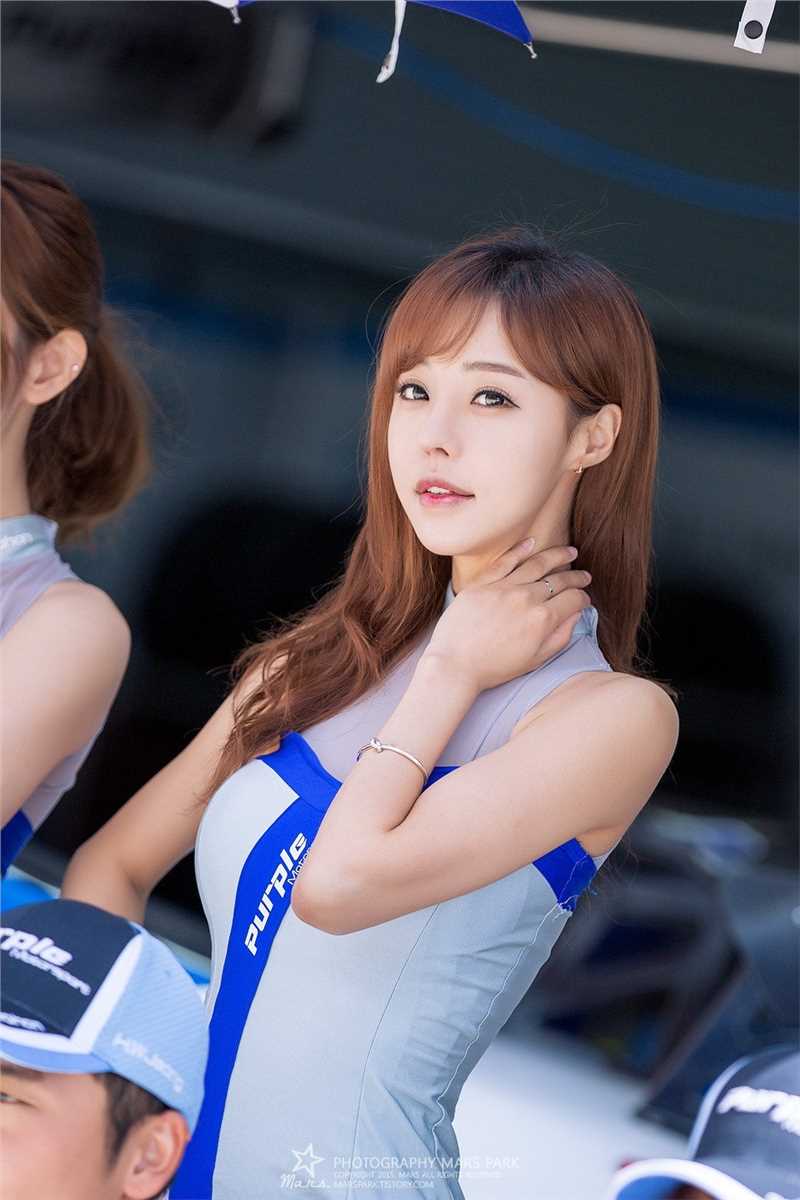 精选韩国美女车模徐珍儿高清车展图册