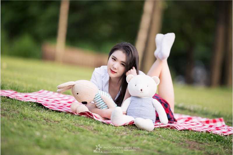 最全韩国车模闵侑琳唯美短裙气质迷人壁纸