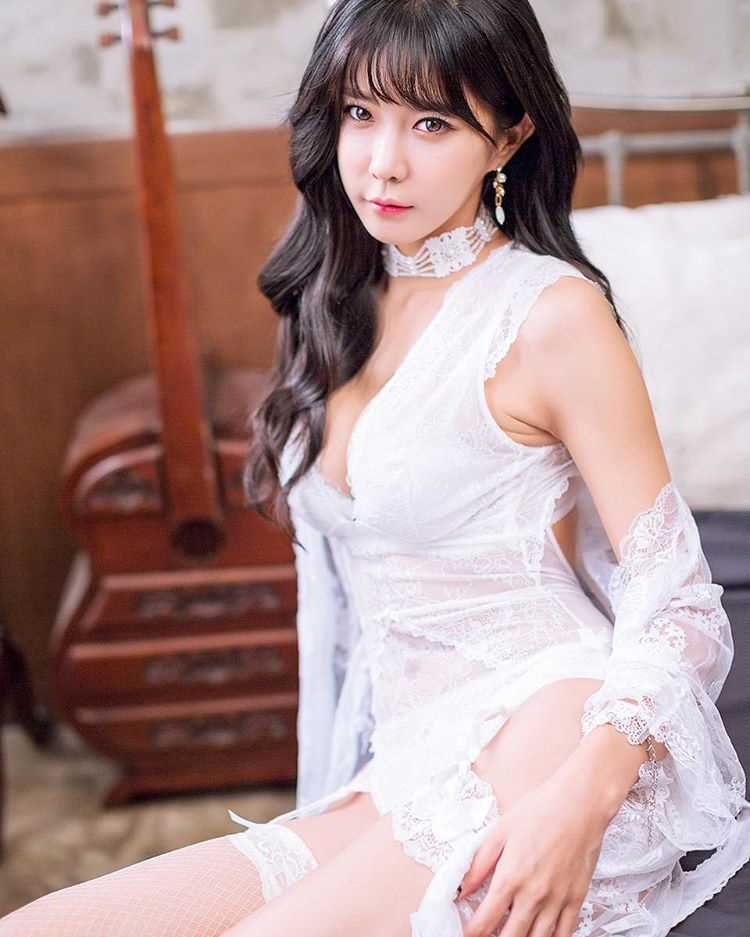 特别专辑韩国美女车模许允美高清美图照图片