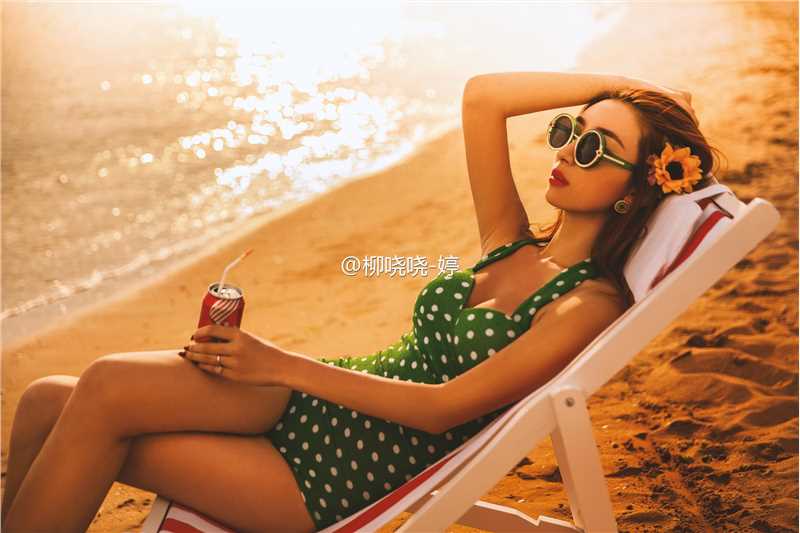 高清长腿美女车模柳小婷微博私拍图集图集