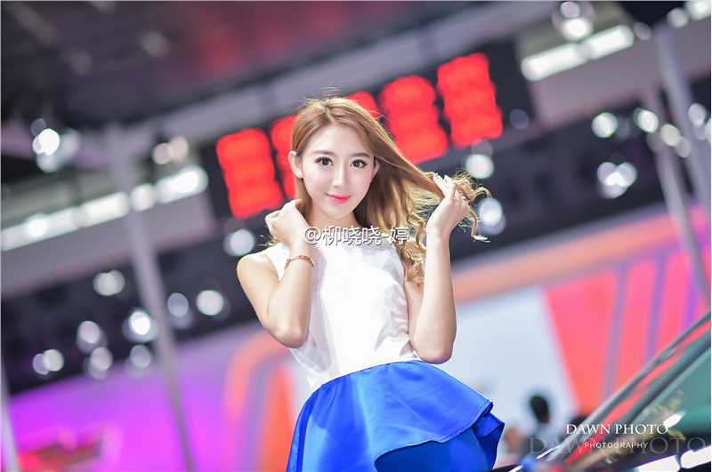 高清长腿美女车模柳小婷微博私拍图集图集