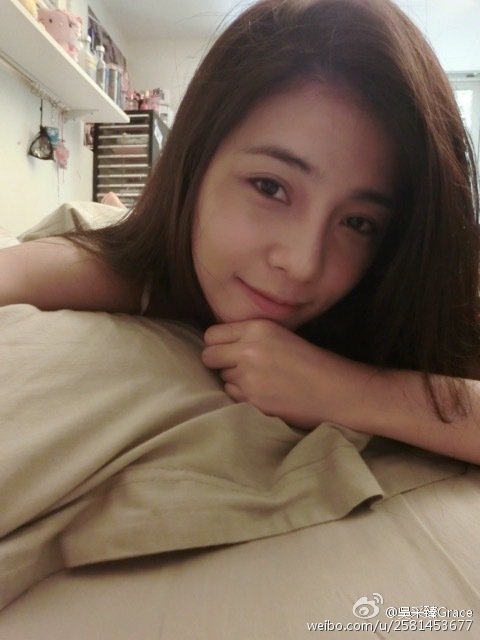 最新台湾著名车模吴采臻Grace微博图片合辑壁纸