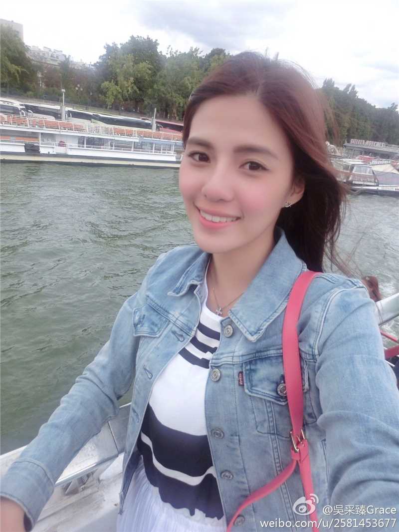 最新台湾著名车模吴采臻Grace微博图片合辑壁纸