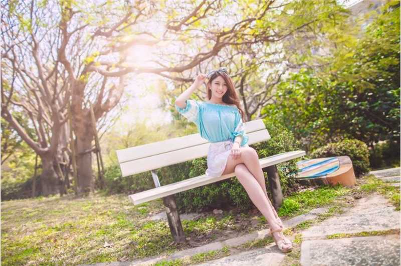 台湾美女车模凯萨琳Katherine私拍图片