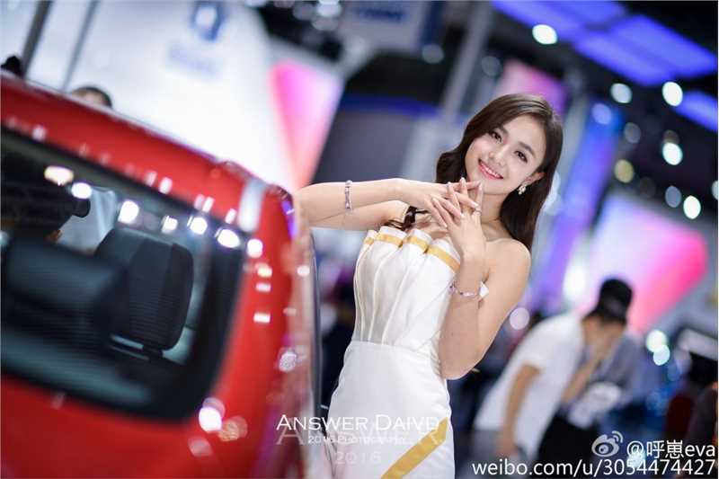 高清美女车模特呼崽Eva外拍图片图集