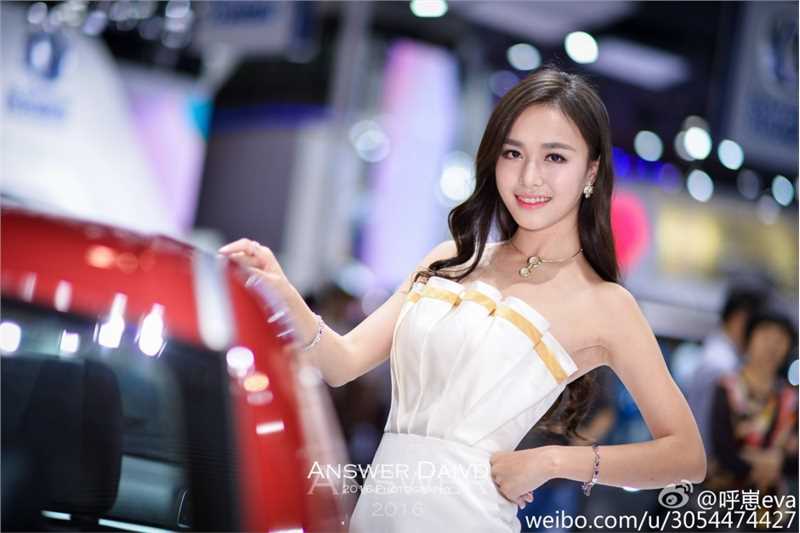 高清美女车模特呼崽Eva外拍图片图集