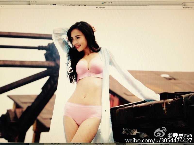 高清美女车模特呼崽Eva外拍图片图集