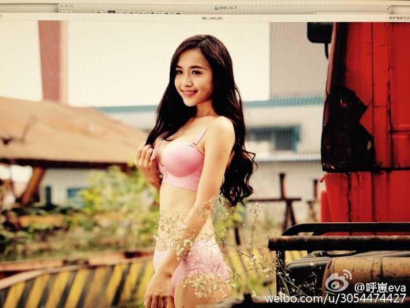 高清美女车模特呼崽Eva外拍图片图集