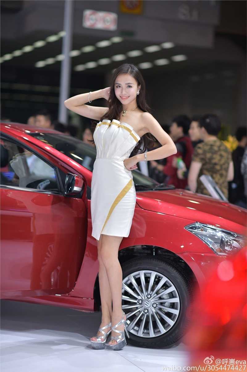 高清美女车模特呼崽Eva外拍图片图集