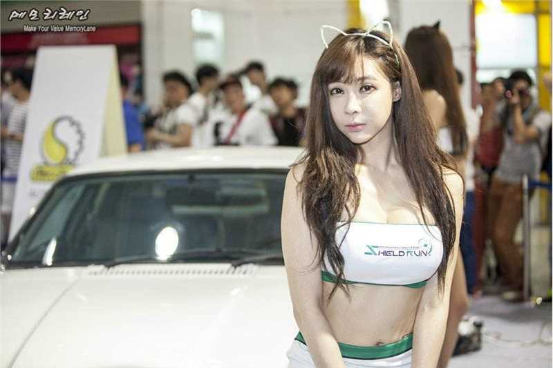 精选韩国车模美女赵世熙摄影图片图册