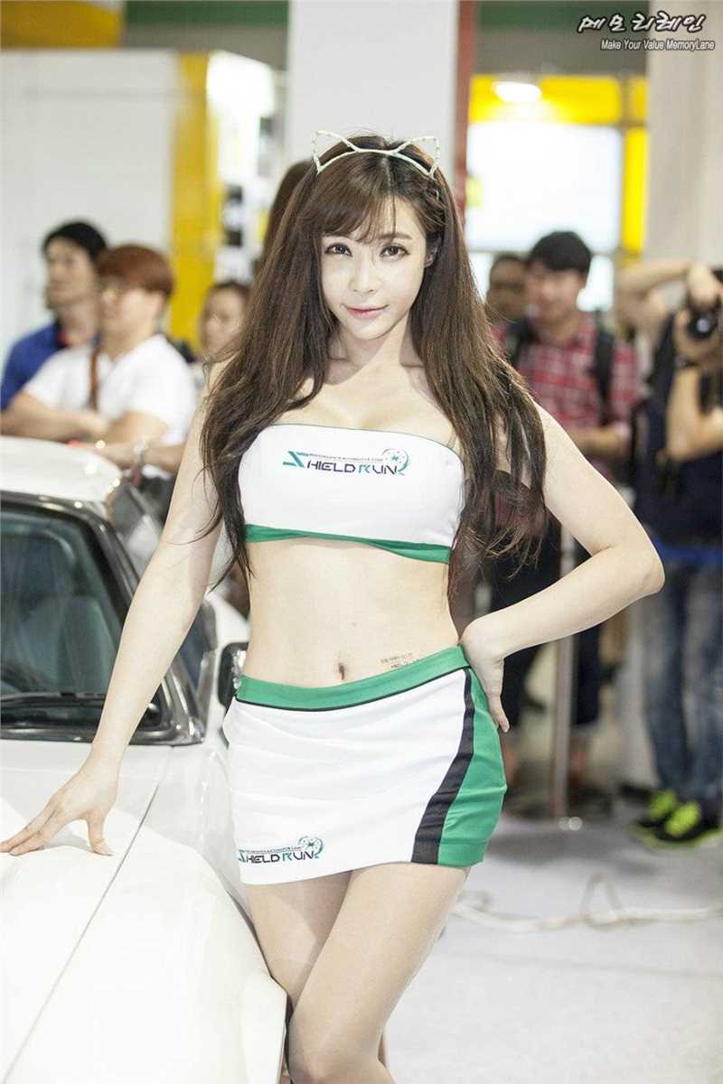 精选韩国车模美女赵世熙摄影图片图册