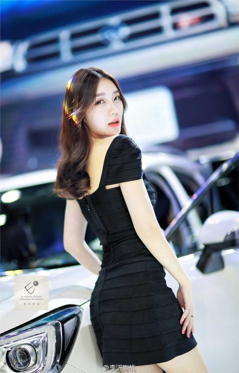 最新车模大美女李怡陶桃车展摄影图片壁纸