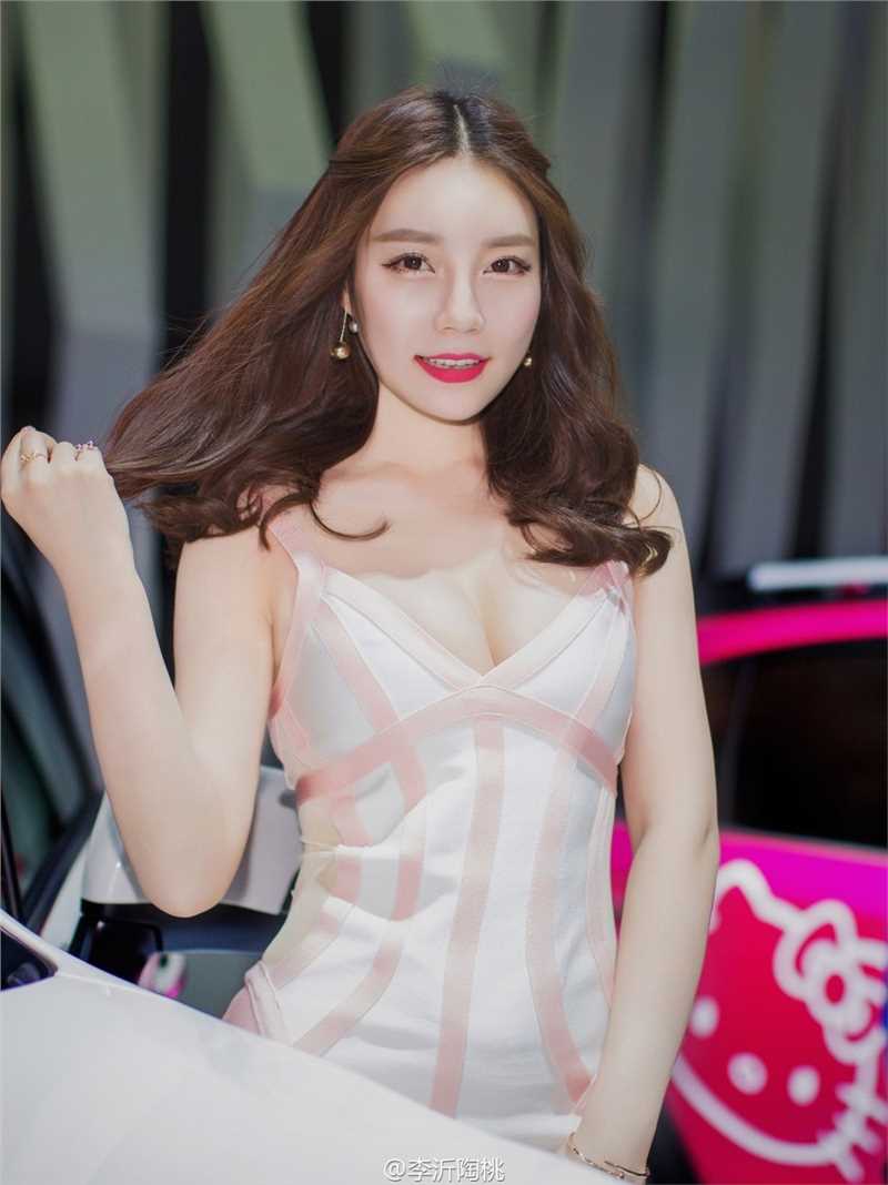 最新车模大美女李怡陶桃车展摄影图片壁纸
