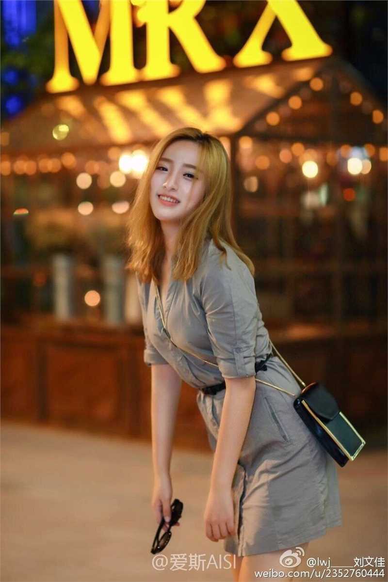 最新美女车模特刘文佳车展摄影图片壁纸
