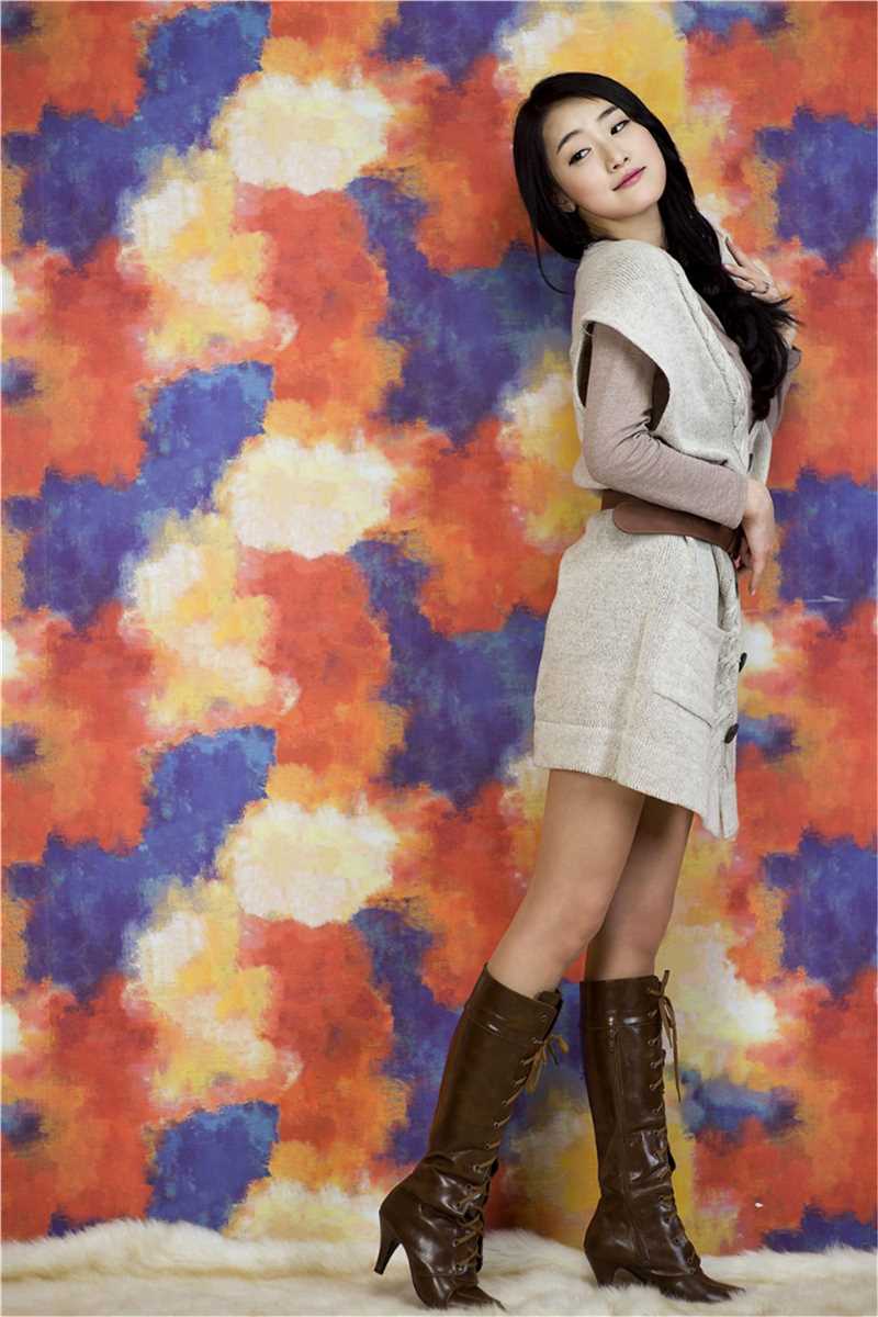 高清韩国赛车模特崔之香室内时尚大片图集