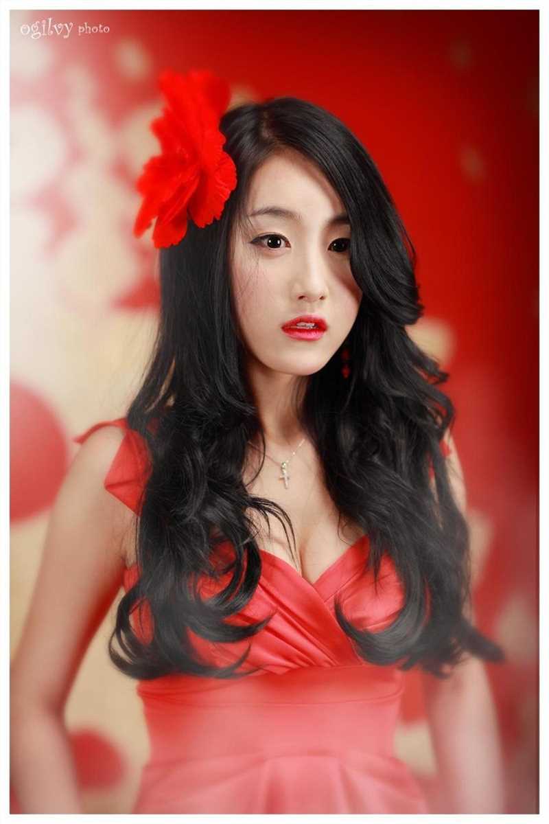 高清韩国赛车模特崔之香室内时尚大片图集