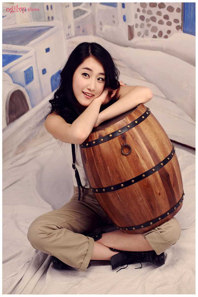 高清韩国赛车模特崔之香室内时尚大片图集