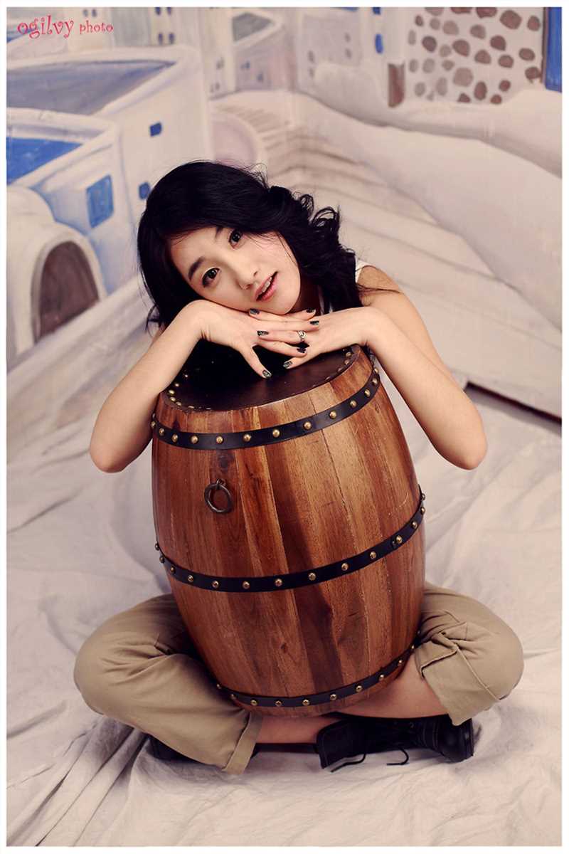 高清韩国赛车模特崔之香室内时尚大片图集