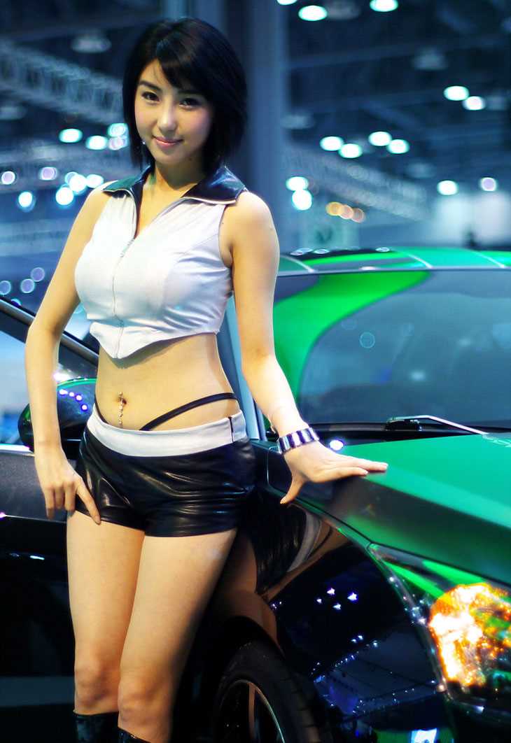 精选韩国可爱车模高清迷人图册