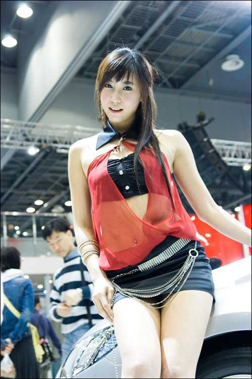 高清韩国车模酥胸性感图册
