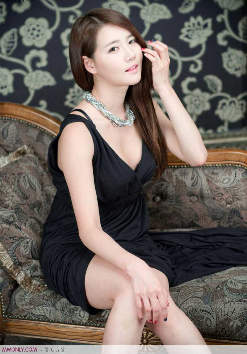 高清韩国车模韩佳恩性感美胸诱人图集