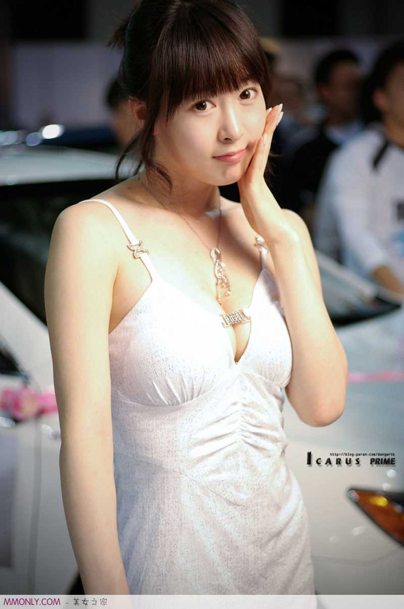 最新韩国车模韩敏智短裙可爱迷人壁纸