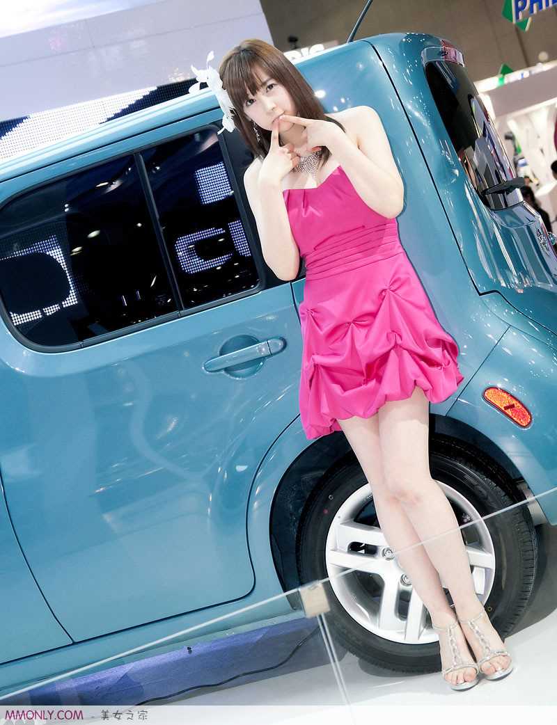 最新韩国车模韩敏智短裙可爱迷人壁纸
