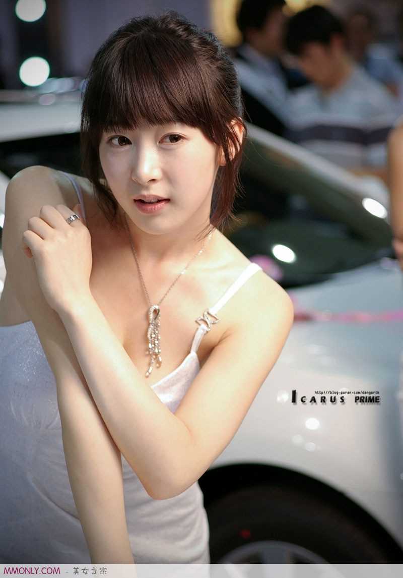 最新韩国车模韩敏智短裙可爱迷人壁纸